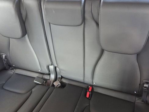 Used 2026 Kia Carnival EX image 9