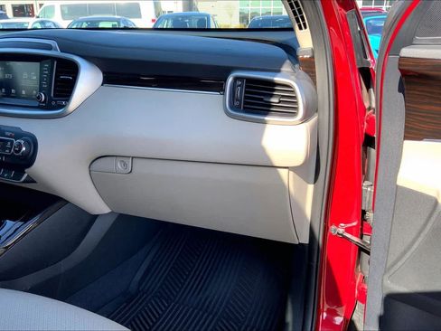 Used 2020 Kia Sorento EX image 18