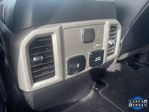 Used 2019 Ford F350 Lariat image 12