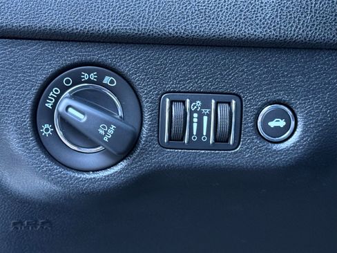 Used 2015 Chrysler 300 S image 27