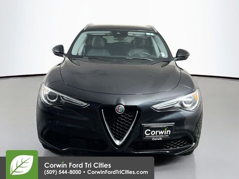 Used 2018 Alfa Romeo Stelvio Ti image 4