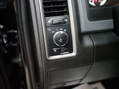 Used 2019 RAM 1500 Express w/ Express Value Package AWD/4WD image 25