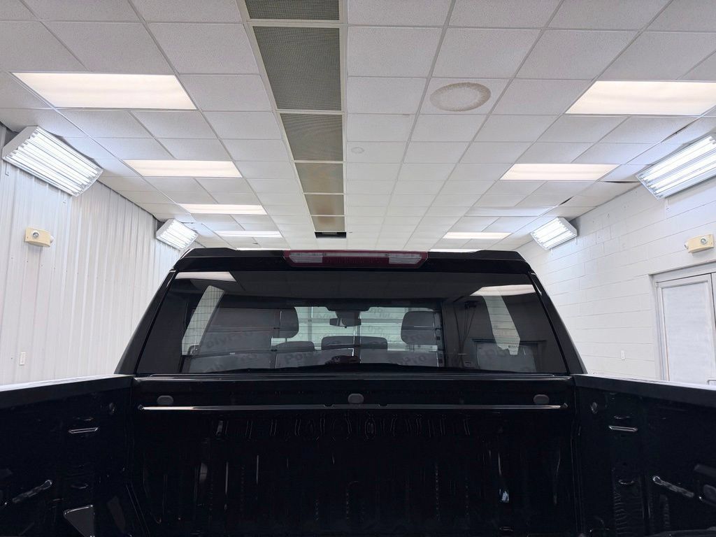 Used 2025 GMC Sierra 1500 SLE AWD/4WD image 30