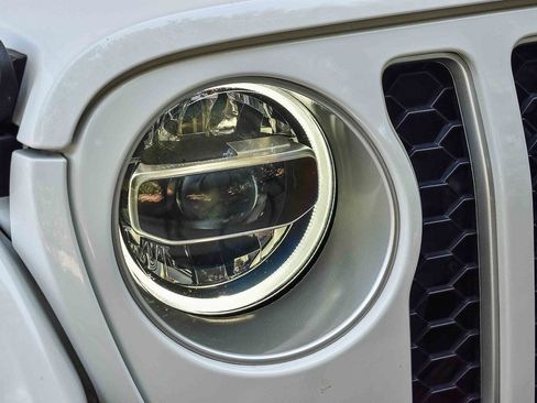 Used 2022 Jeep Wrangler Unlimited Sahara w/ Safety Group image 8