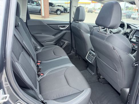 Used 2023 Subaru Forester Premium AWD/4WD image 22