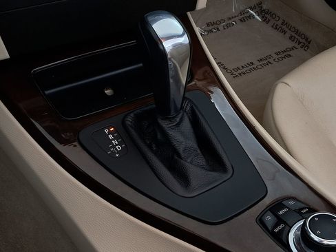 Used 2012 BMW 328i Convertible image 16