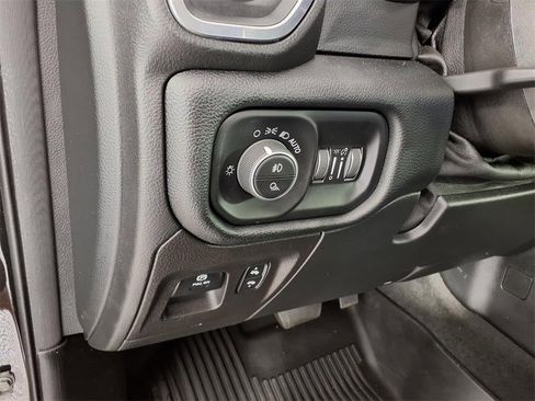 Used 2021 RAM 1500 Laramie image 17