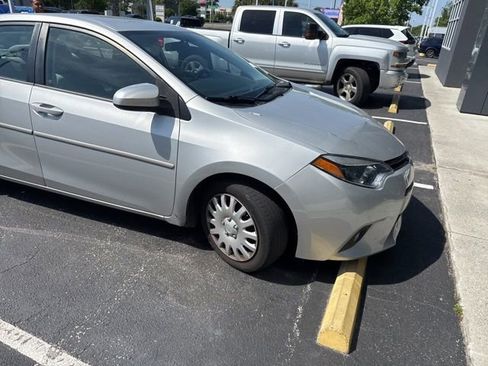 Used 2016 Toyota Corolla LE image 11