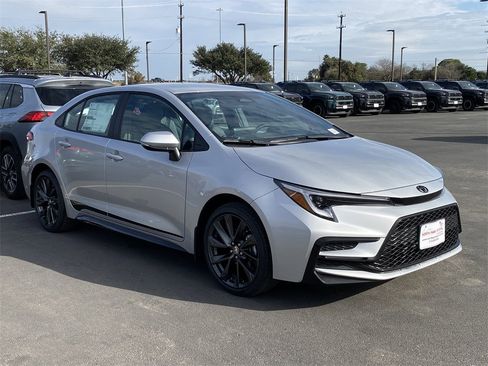 New 2026 Toyota Corolla SE image 3