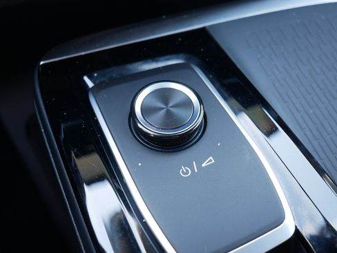 Used 2025 Buick Enclave Preferred image 31