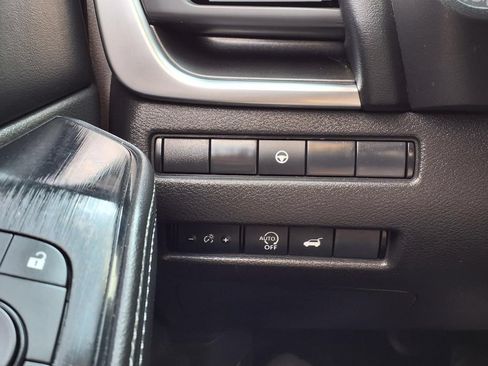 Used 2024 Nissan Rogue SV AWD/4WD image 16