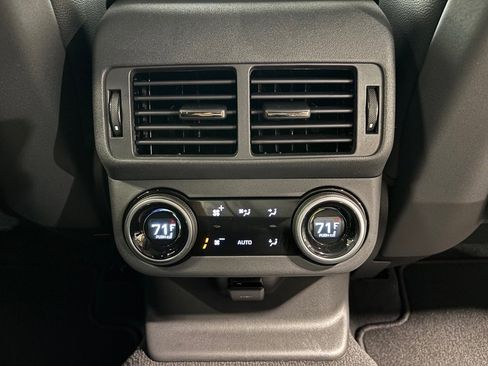 New 2026 Land Rover Range Rover Velar Dynamic SE image 36