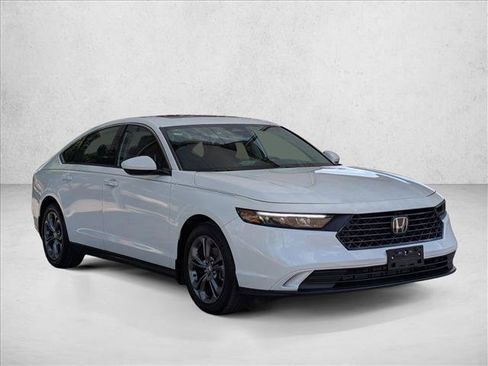 Certified 2023 Honda Accord EX image 3