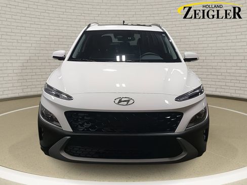 Certified 2023 Hyundai Kona SEL w/ Convenience Package image 2