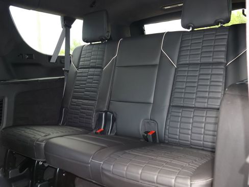 Used 2023 Cadillac Escalade ESV Sport Platinum w/ Heavy-Duty Trailer Package AWD/4WD image 14