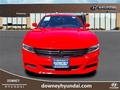 Used 2022 Dodge Charger SXT image 2