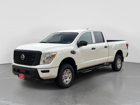 Used 2022 Nissan Titan S w/ HD Front GAWR Package AWD/4WD image 8