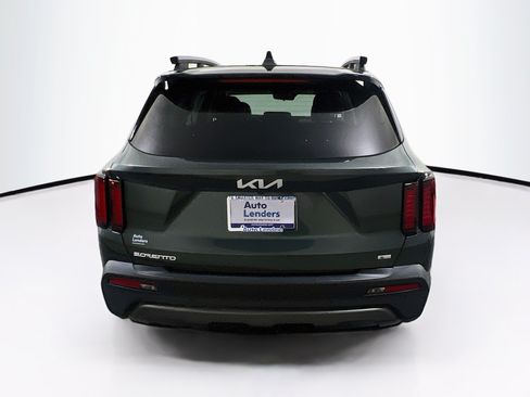 Used 2023 Kia Sorento S w/ Panoramic Sunroof Package AWD/4WD image 6