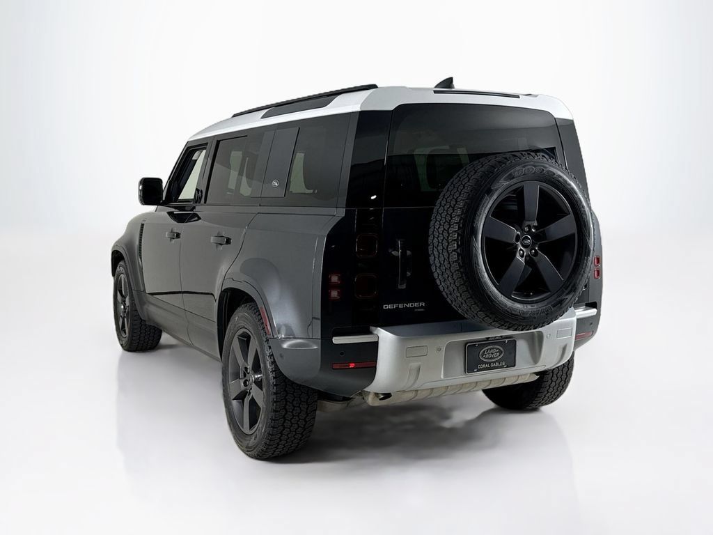 Used 2022 Land Rover Defender 110 SE AWD/4WD image 3