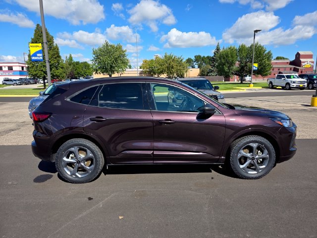 Used 2023 Ford Escape ST-Line w/ Tech Pack #1 AWD/4WD image 8