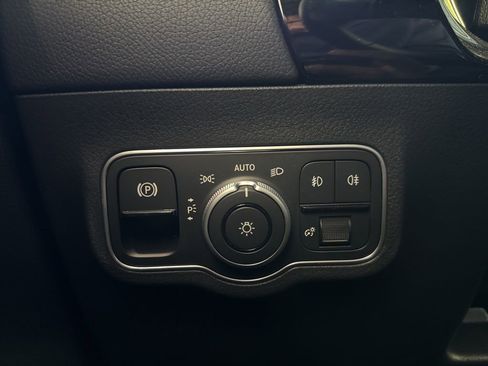 Certified 2025 Mercedes-Benz GLA 250 4MATIC image 28