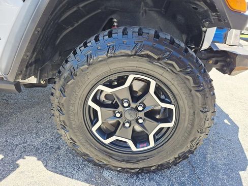 Used 2020 Jeep Gladiator Rubicon AWD/4WD image 18