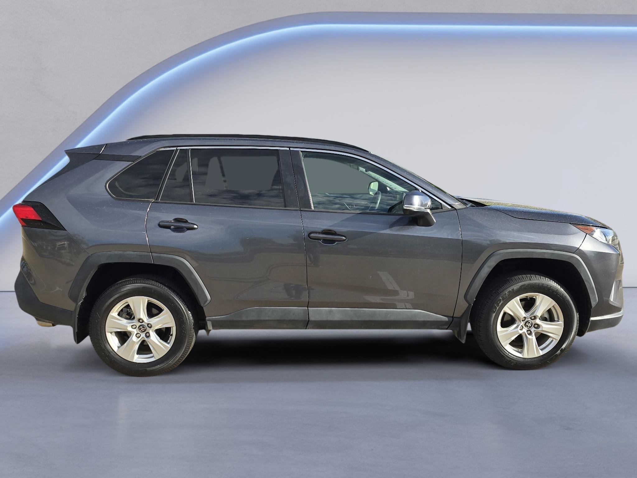 Used 2021 Toyota RAV4 XLE AWD/4WD image 6