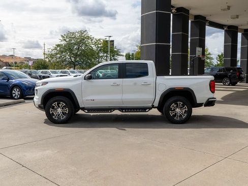 Used 2024 GMC Canyon AT4 w/ AT4 Premium Package AWD/4WD image 4