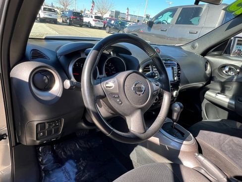 Used 2015 Nissan Juke SV w/ Technology Package image 24