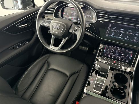 Used 2023 Audi Q7 2.0T Premium Plus AWD/4WD image 32