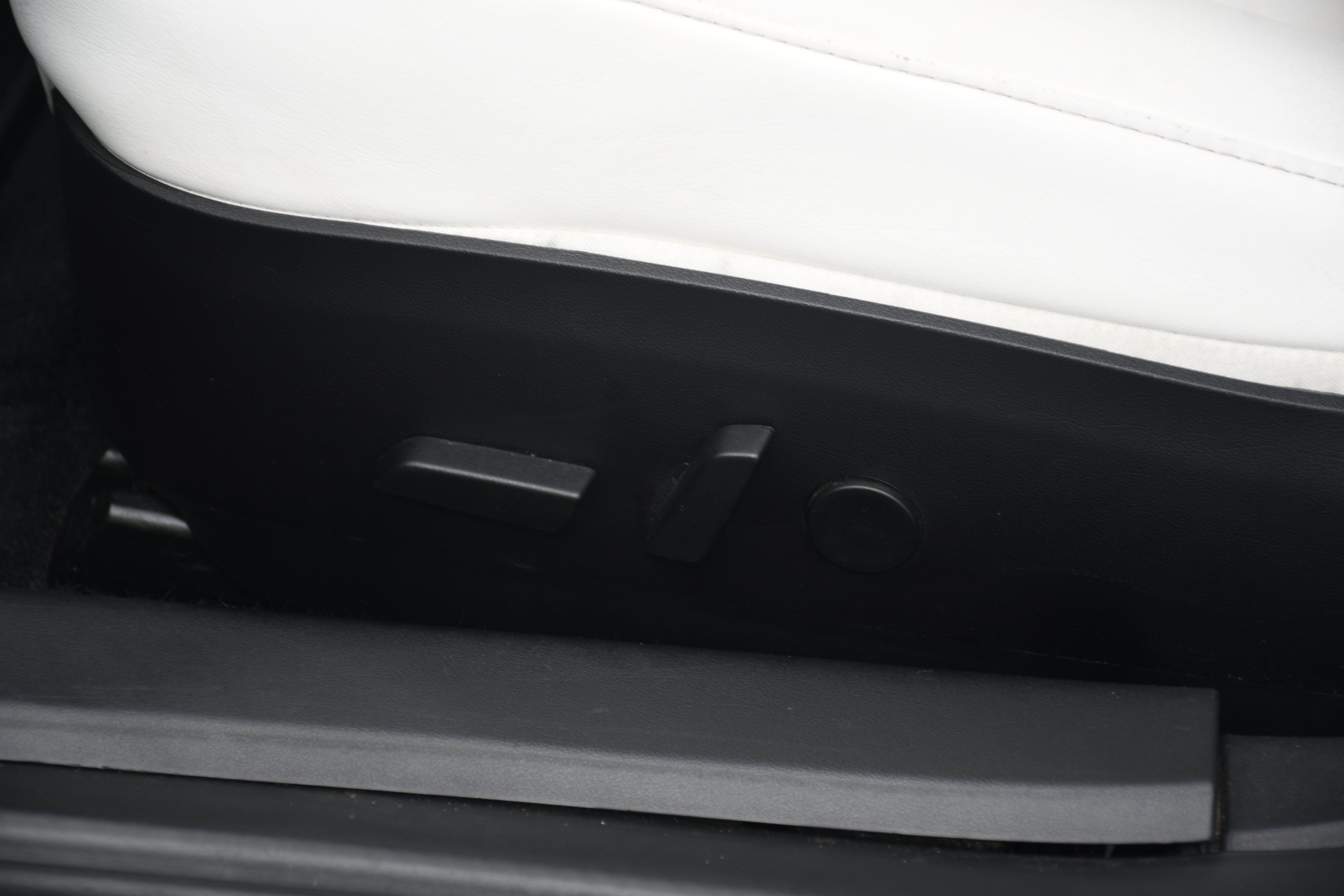 Used 2019 Tesla Model 3 Performance AWD/4WD image 9