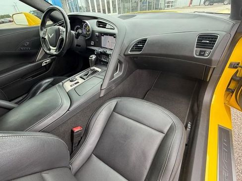 Used 2019 Chevrolet Corvette Stingray Convertible w/ 3LT Preferred Equipment Group RWD image 11