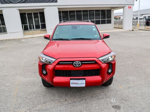 Used 2022 Toyota 4Runner SR5 Premium w/ Moonroof Package RWD image 4