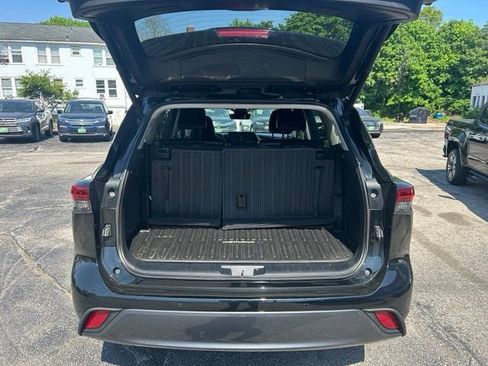 Used 2021 Toyota Highlander Limited AWD/4WD image 9