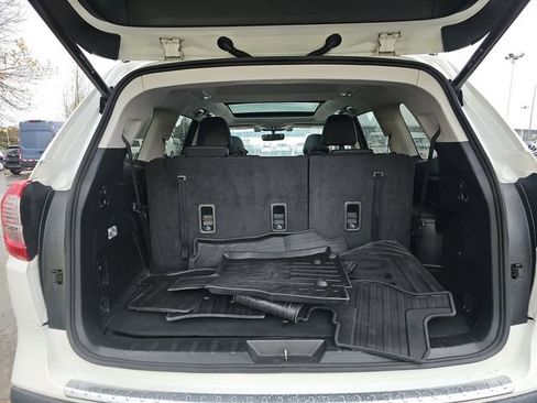 Used 2022 Subaru Ascent Limited w/ Technology Package image 16