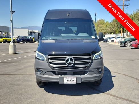 Used 2024 Mercedes-Benz Sprinter 2500 image 38