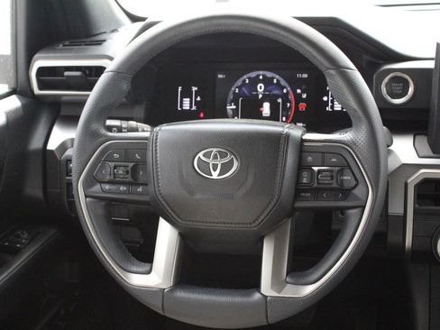 Certified 2025 Toyota 4Runner SR5 AWD/4WD image 26