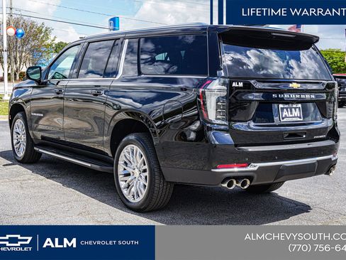 New 2025 Chevrolet Suburban Premier AWD/4WD image 8