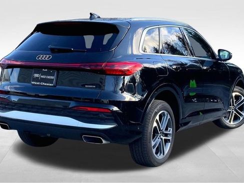 Used 2025 Audi Q5 Premium w/ Convenience Package image 12
