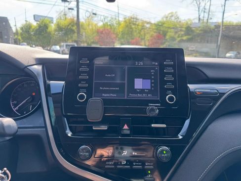 Used 2021 Toyota Camry SE FWD image 16