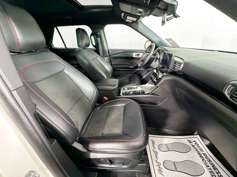 Used 2023 Ford Explorer ST-Line AWD/4WD image 32