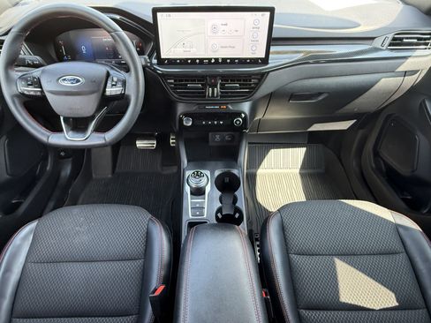 Used 2023 Ford Escape ST-Line w/ Tech Pack #1 AWD/4WD image 18