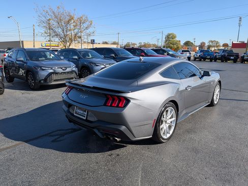 Used 2024 Ford Mustang GT Premium image 11