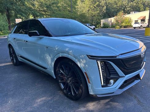 Used 2026 Cadillac Lyriq V w/ Exterior Carbon Fiber Package AWD/4WD image 19