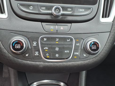 Used 2022 Chevrolet Malibu LT FWD image 20