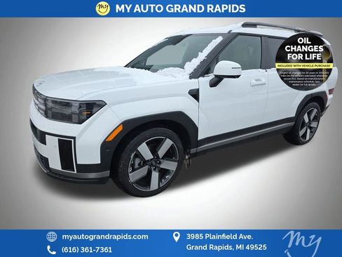 Used 2025 Hyundai Santa Fe Limited image 3