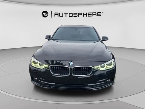 Used 2018 BMW 330i xDrive Sedan w/ Convenience Package AWD/4WD image 2