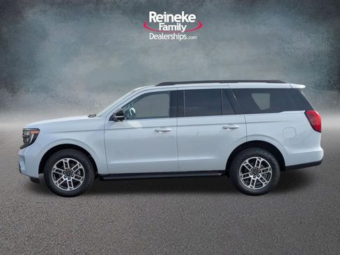 New 2026 Ford Expedition Active image 9