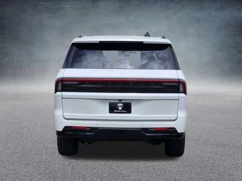 New 2026 Lincoln Navigator L Reserve w/ Jet Appearance Package AWD/4WD image 6