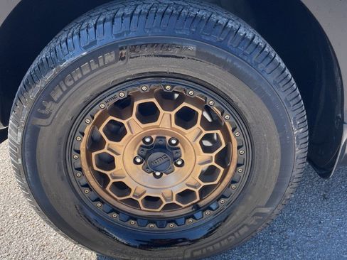 Used 2022 Hyundai Santa Cruz SEL Premium image 9